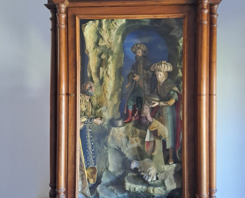 Scoglio in antica scarabattola napoletana realizzato in legno e sughero con sfondo dipinto, per re Magi da 60 cm
